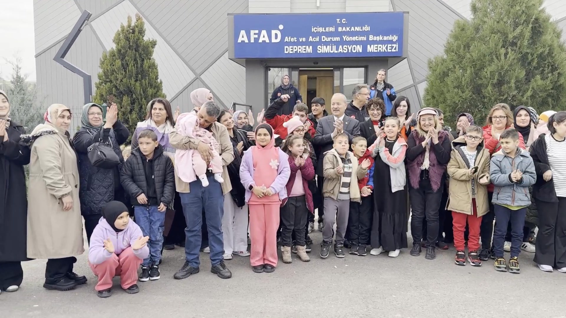 Afyonkarahisar Milletvekilinden Önemli Açıklama: FARKINDAYIZ