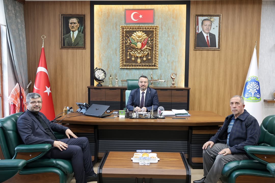 Afyonkarahisar İl Genel Meclis Üyesi Ali Açıkgöz ve Heyetinden Başkanımız Adnan Öztaş’a Ziyaret