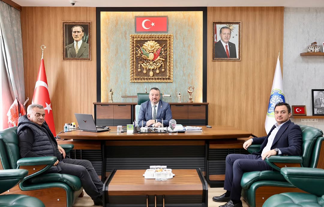 İl Genel Meclis Üyesi Ahmet Aktürk ve Ece Mahallesi Muhtarı Yüksel Aktürk’ten Başkanımıza Ziyaret