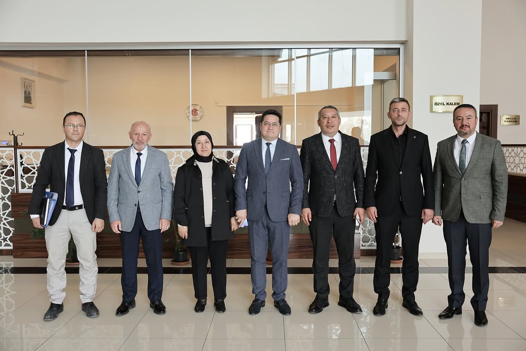 Sandıklı Belediye Başkanı Adnan Öztaş, Sahipsiz Sokak Hayvanları Toplantısına Katıldı