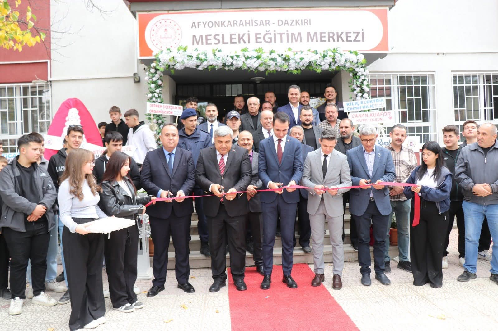 12 Alanda Eğitim Verecek Dazkırı Mesleki Eğitim Merkezi Hizmete Girdi