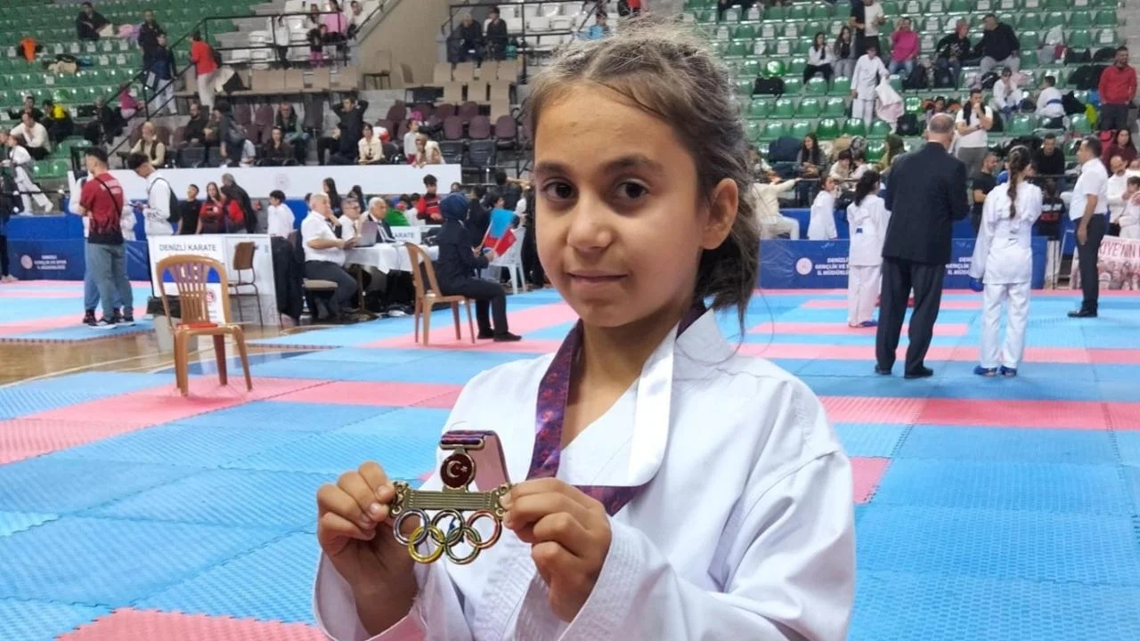 Minik Karateci Meryem Uluslararası Turnuvada Şampiyon Oldu