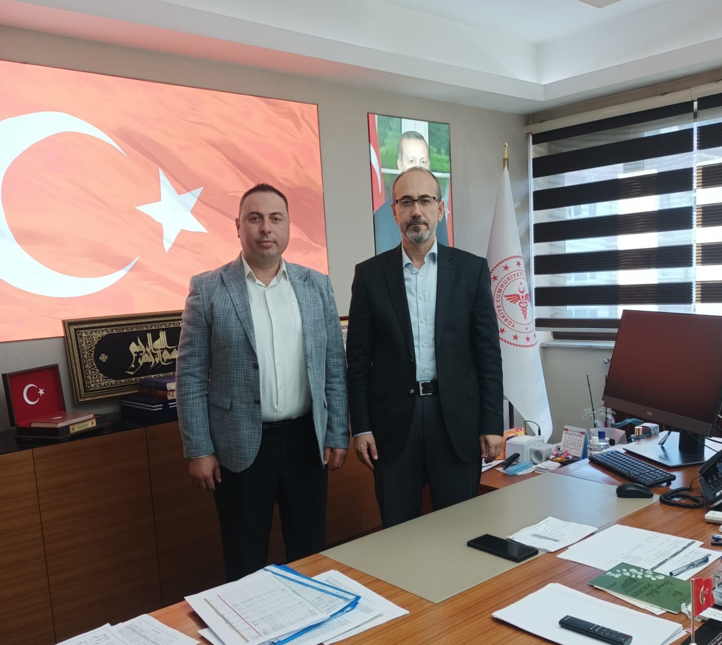 TÜRK-İŞ ten İl Sağlık Müdürü Dr. Hakkı Öztürk’e Övgü